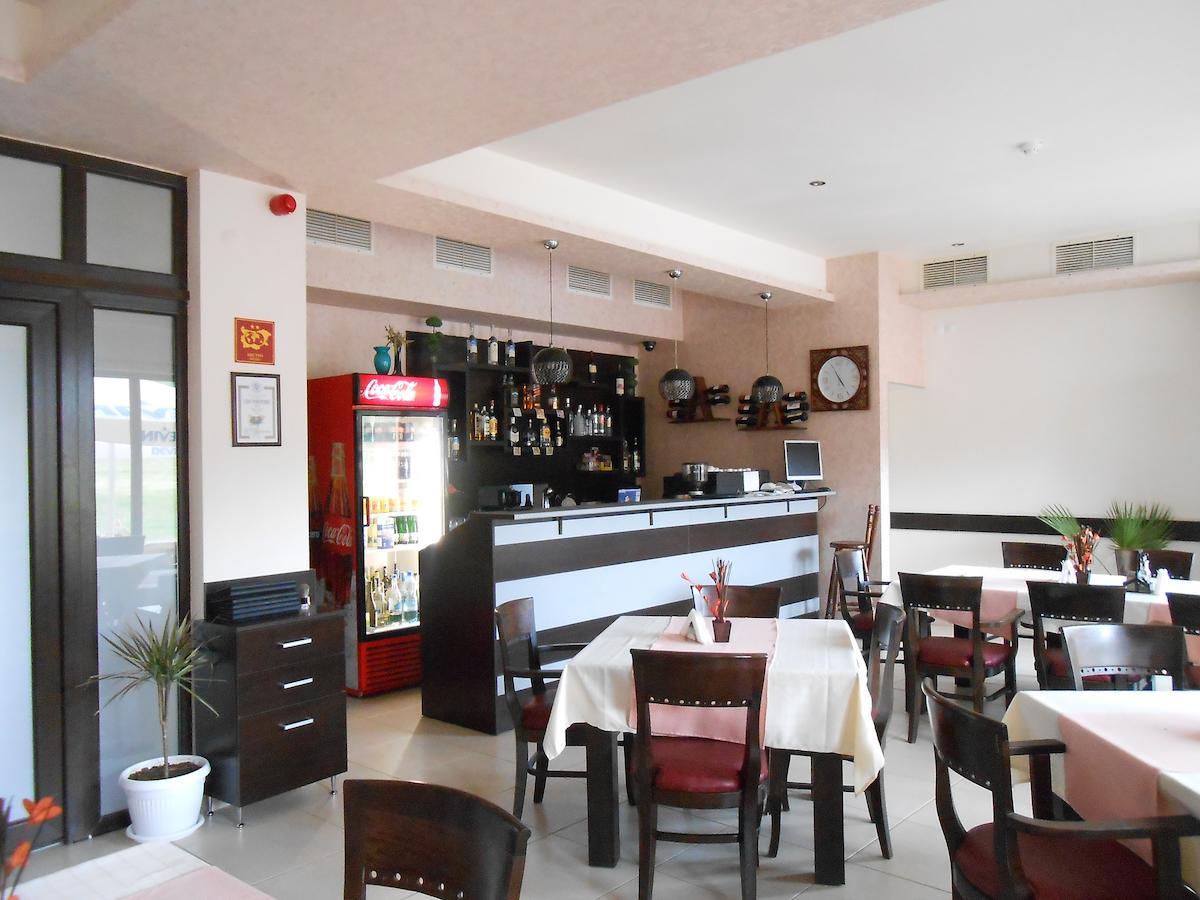 Hotel Enchevi Kirkowo Zewnętrze zdjęcie