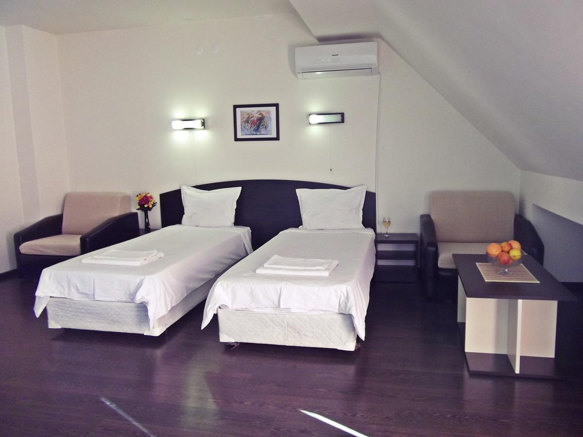 Hotel Enchevi Kirkowo Zewnętrze zdjęcie