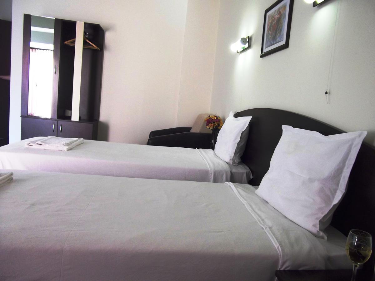 Hotel Enchevi Kirkowo Zewnętrze zdjęcie