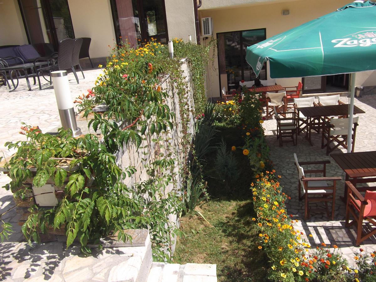 Hotel Enchevi Kirkowo Zewnętrze zdjęcie