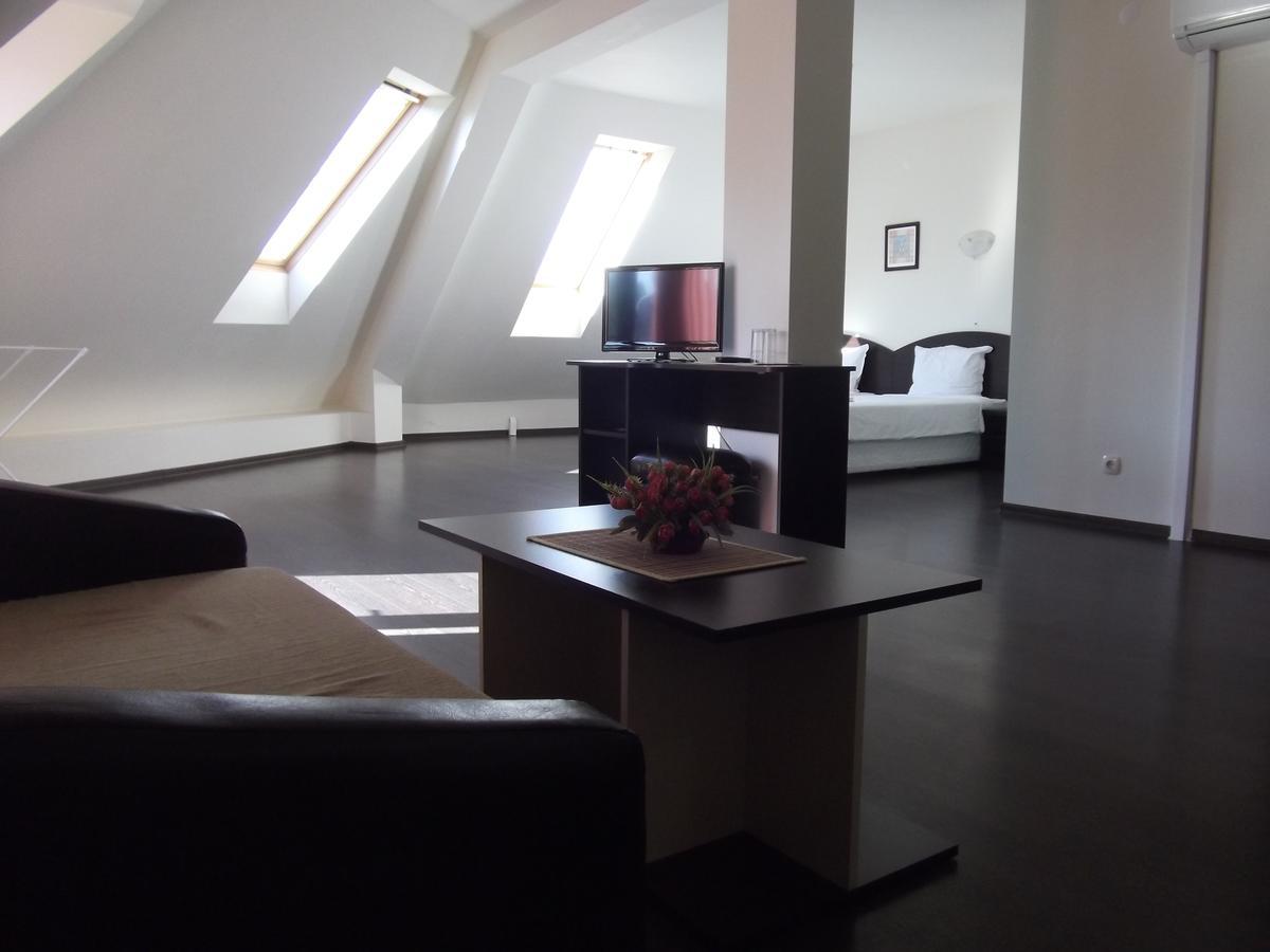 Hotel Enchevi Kirkowo Zewnętrze zdjęcie