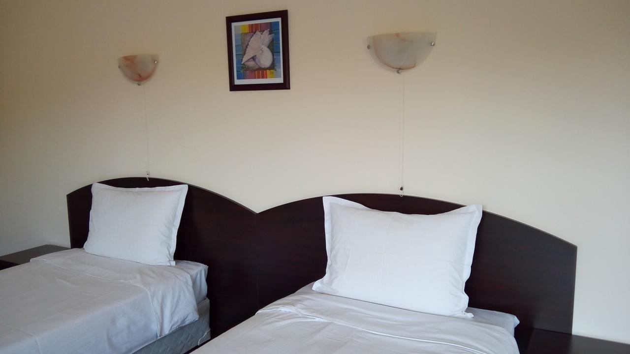Hotel Enchevi Kirkowo Zewnętrze zdjęcie