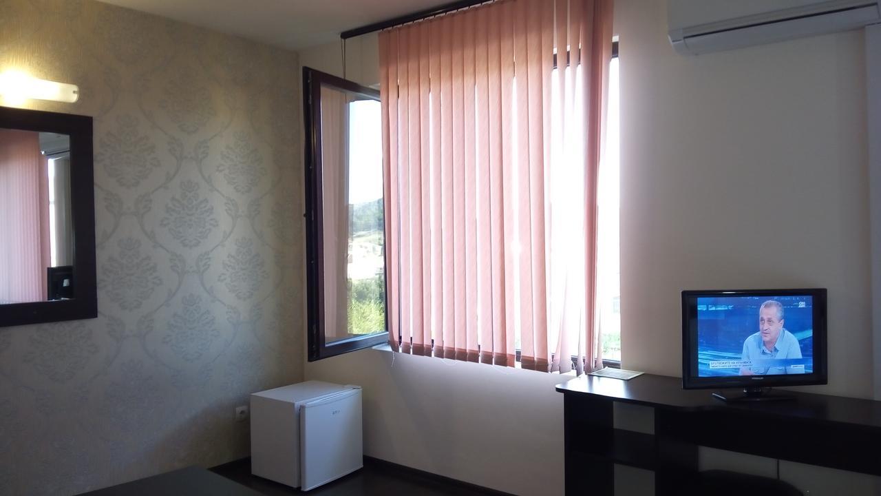 Hotel Enchevi Kirkowo Zewnętrze zdjęcie